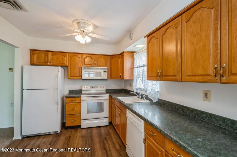129 Whittier Road Brick, NJ 08724 - Photo 13 of 23 08_129WhittierRd_5_Kitchen_LowRes