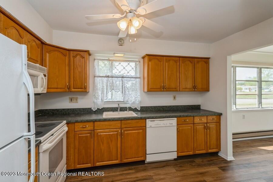 129 Whittier Road Brick, NJ 08724 - Photo 14 of 23 09_129WhittierRd_177001_Kitchen_LowRes