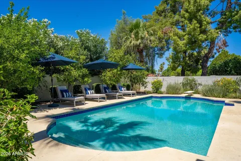 $1,075,000 | 241 East Forest Hills Drive, Phoenix, AZ 85022
