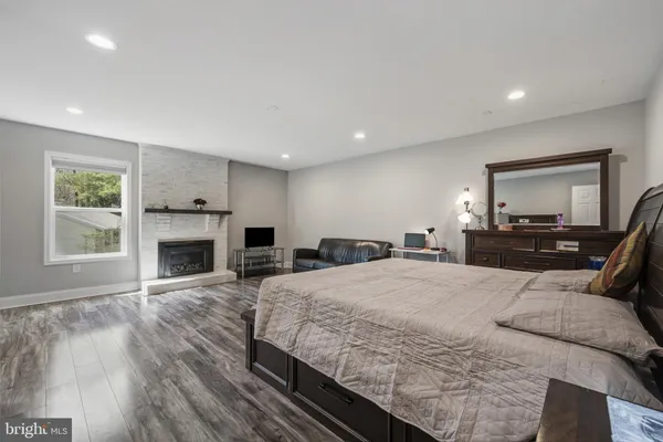 $1,200,000 | 17616 Garrett Drive, Gaithersburg, MD 20878