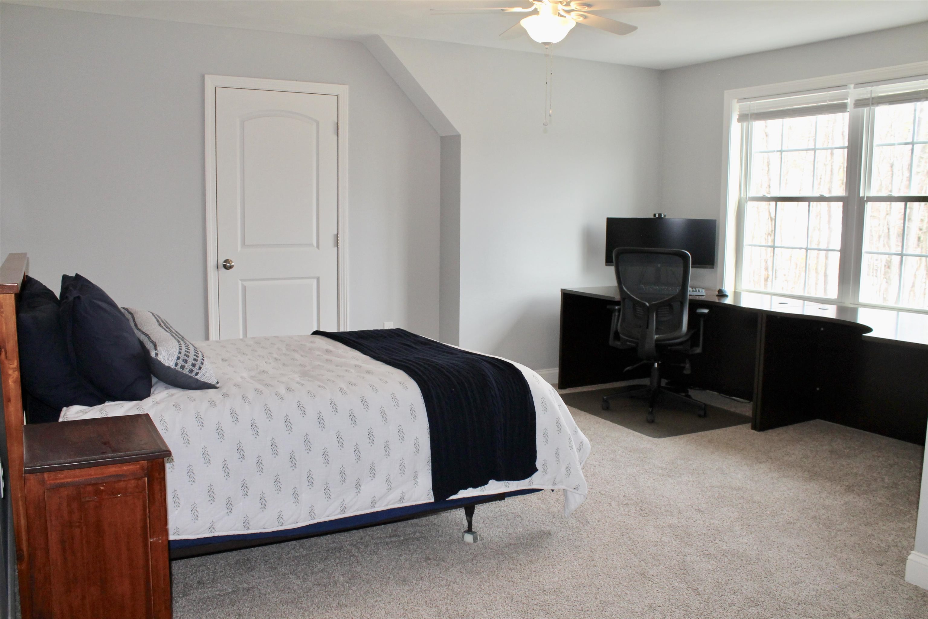 39 Mammoth Road, Unit B Londonderry, NH 03053 - Photo 14 of 24 Gallery Image 14