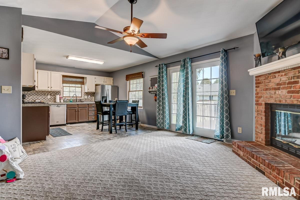 6317 Kate Court Springfield, IL 62712 - Photo 11 of 30 Gallery Image 11