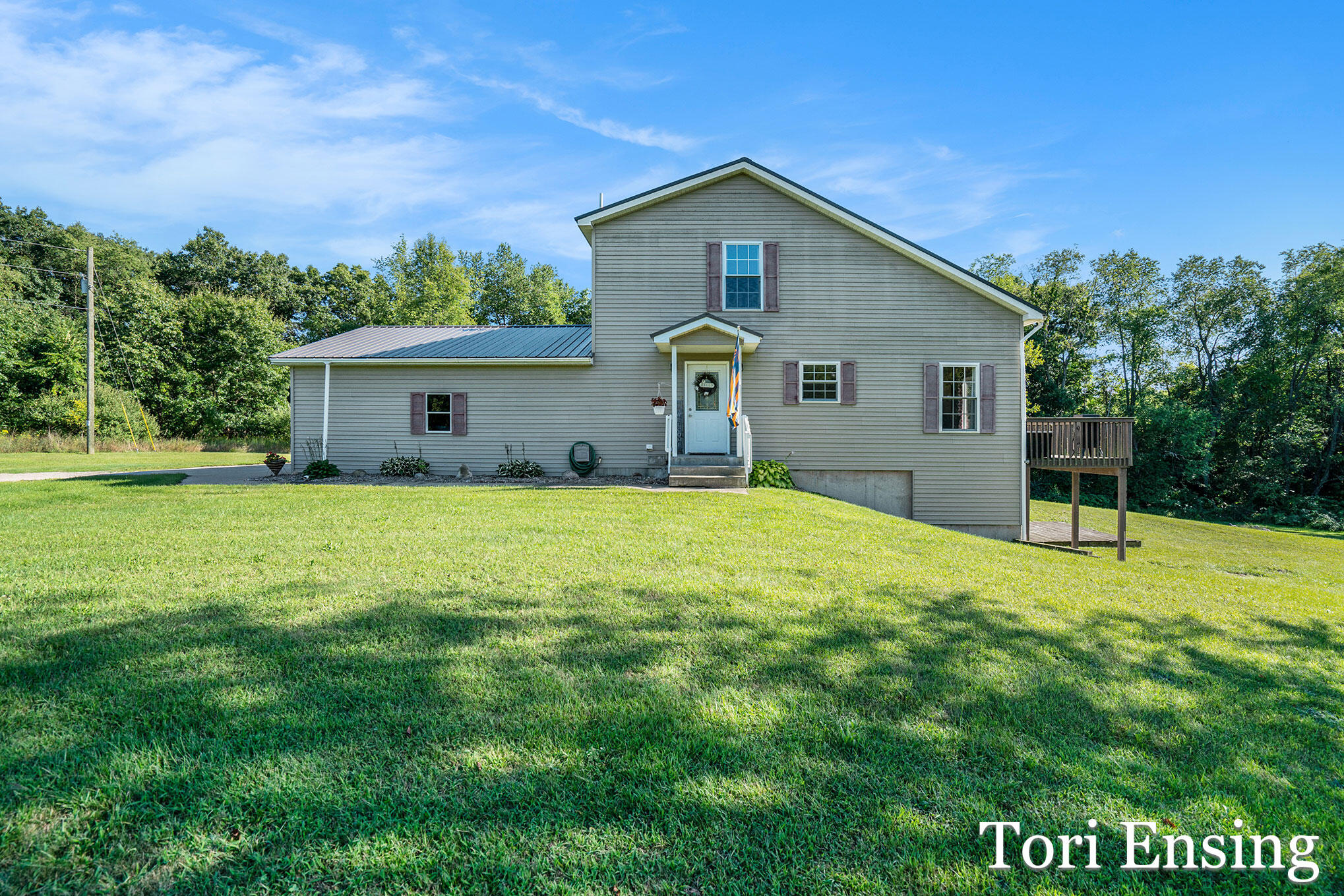 8093 Newcomb Road Lakeview, MI 48850 - Photo 2 of 29 DSC09833