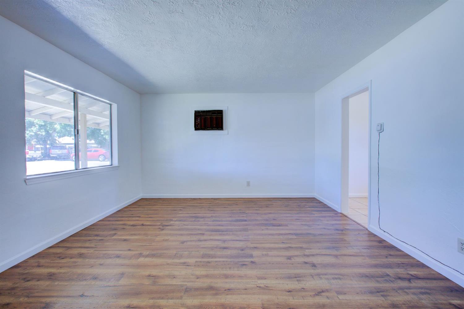 2354 Lambert Street Modesto, CA 95354 - Photo 7 of 23