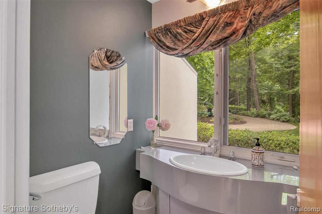 8930 Tipsico Lake Road Holly, MI 48442 - Photo 23 of 63