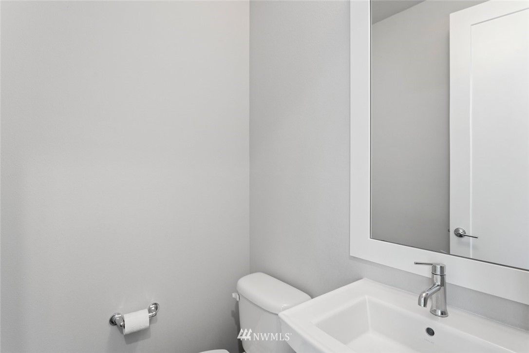 557 Bronson Place Northeast Renton, WA 98056 - Photo 15 of 26 Gallery Image 15