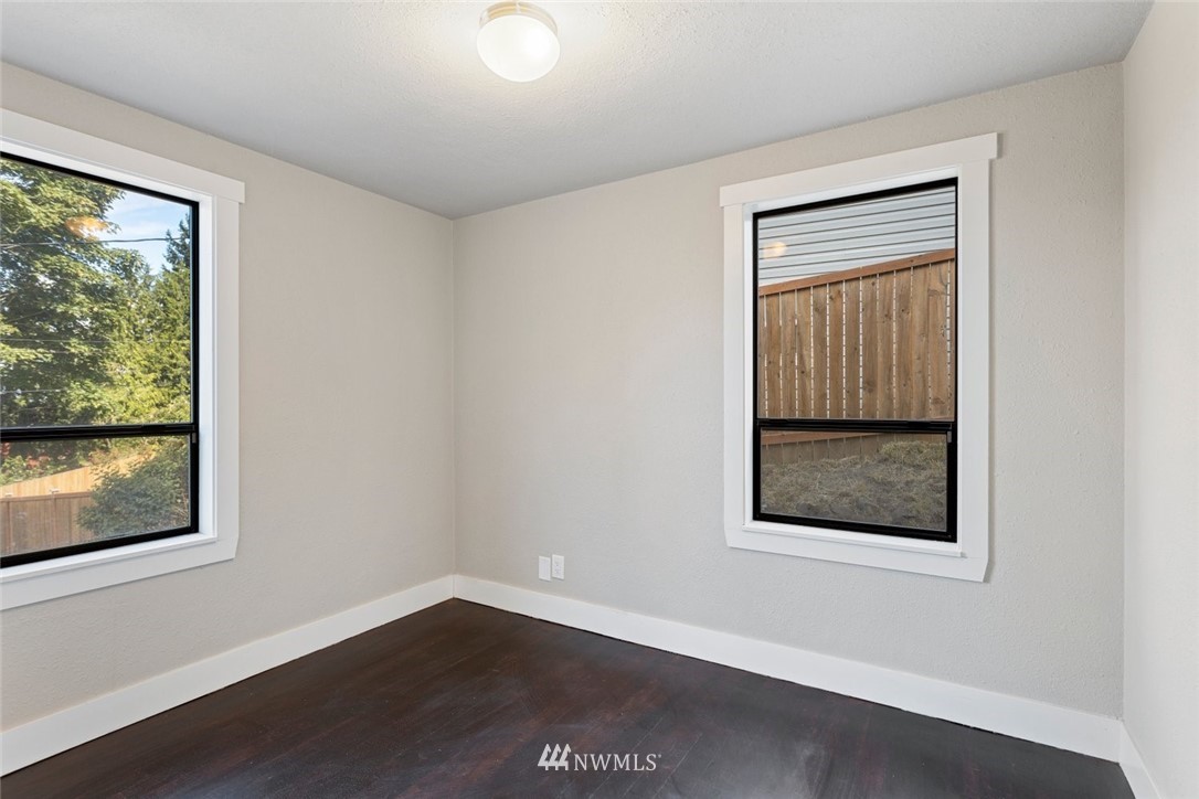 557 Bronson Place Northeast Renton, WA 98056 - Photo 16 of 26 Gallery Image 16
