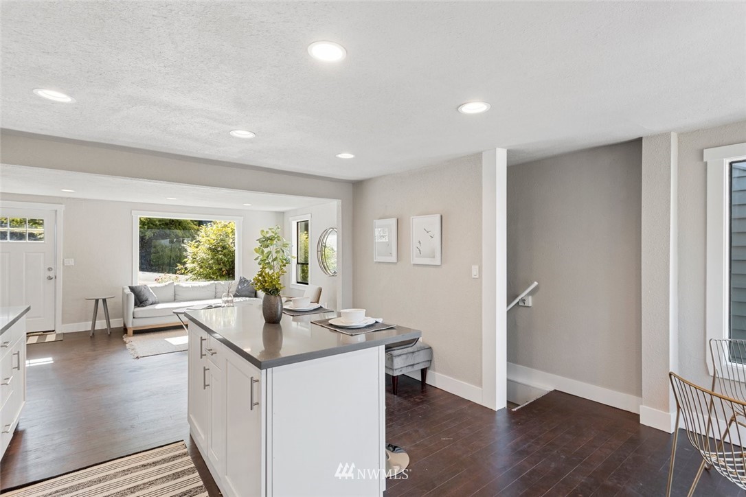 557 Bronson Place Northeast Renton, WA 98056 - Photo 9 of 26 Gallery Image 9