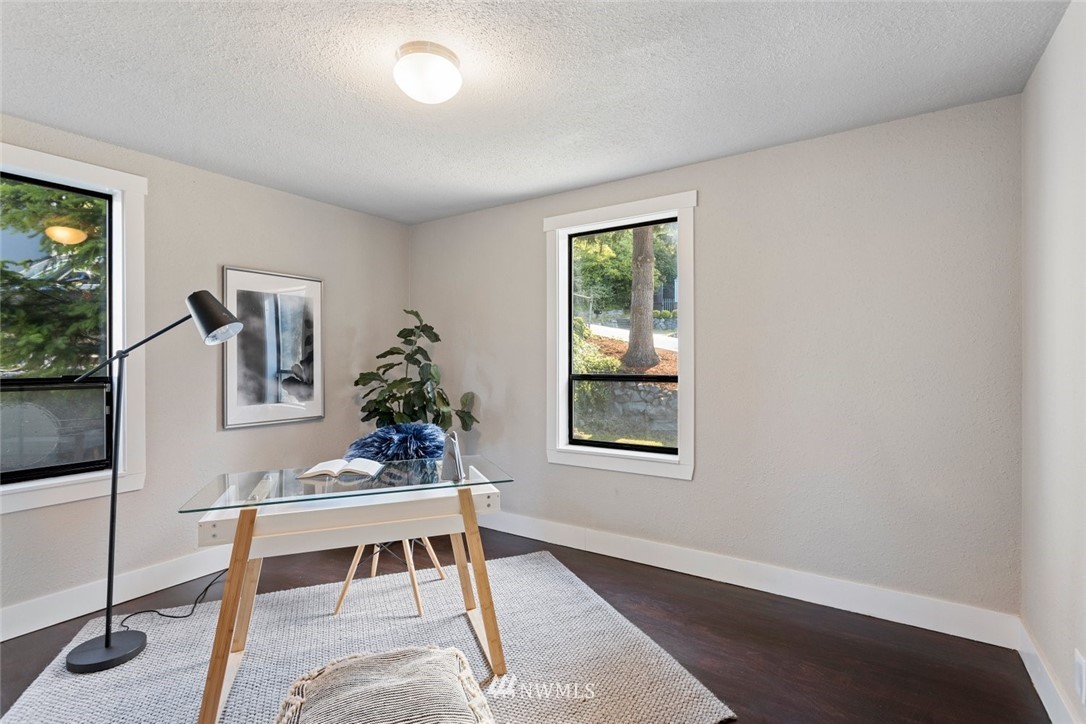 557 Bronson Place Northeast Renton, WA 98056 - Photo 10 of 26 Gallery Image 10