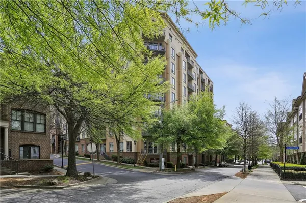 $1,975 | 711 Cosmopolitan Drive Northeast, Unit 102, Atlanta, GA 30324