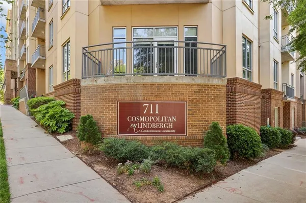 $1,750 | 711 Cosmopolitan Drive Northeast, Unit 102, Atlanta, GA 30324