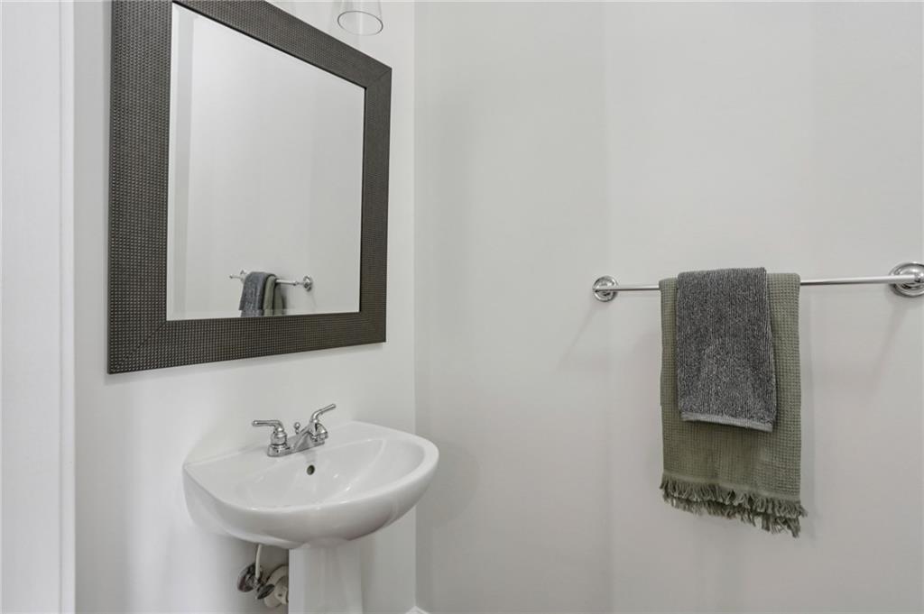711 Cosmopolitan Drive Northeast, Unit 102 Atlanta, GA 30324 - Photo 10 of 33