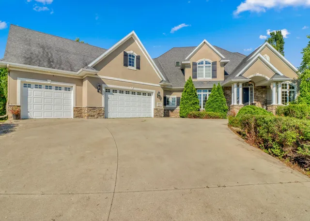 $895,000 | 3706 Pebble Hills Drive, Fergus Falls, MN 56537