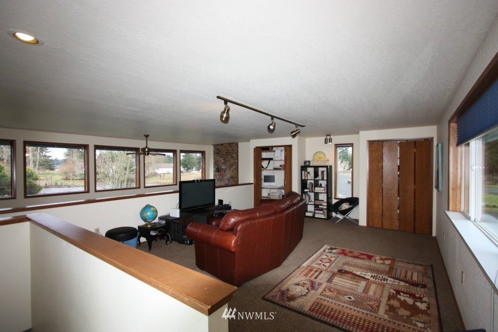 4401 Fir Tree Road Southeast Olympia, WA 98501 - Photo 12 of 25 Gallery Image 12