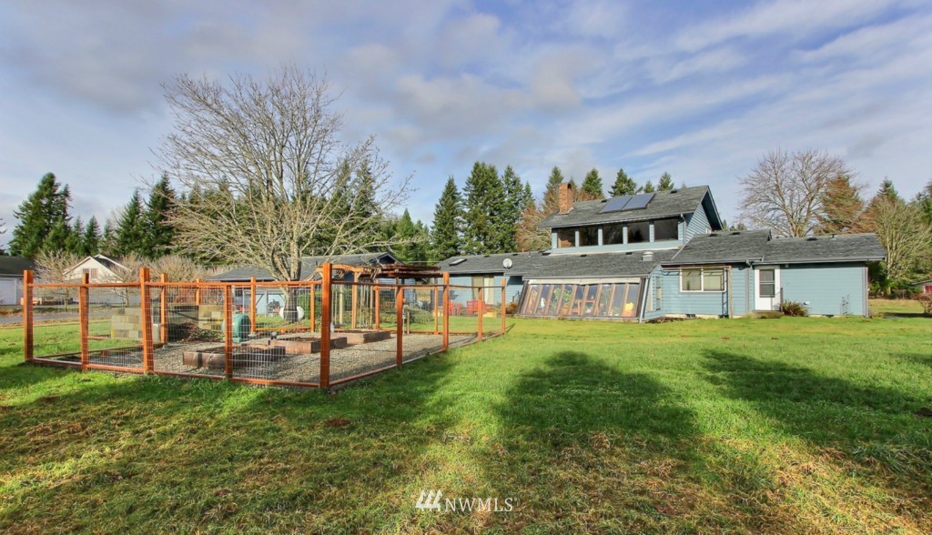 4401 Fir Tree Road Southeast Olympia, WA 98501 - Photo 3 of 25 Gallery Image 3