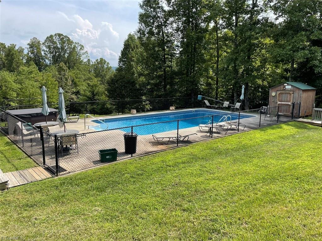 1984 Horseshoe Road Westfield, NC 27053 - Photo 33 of 47