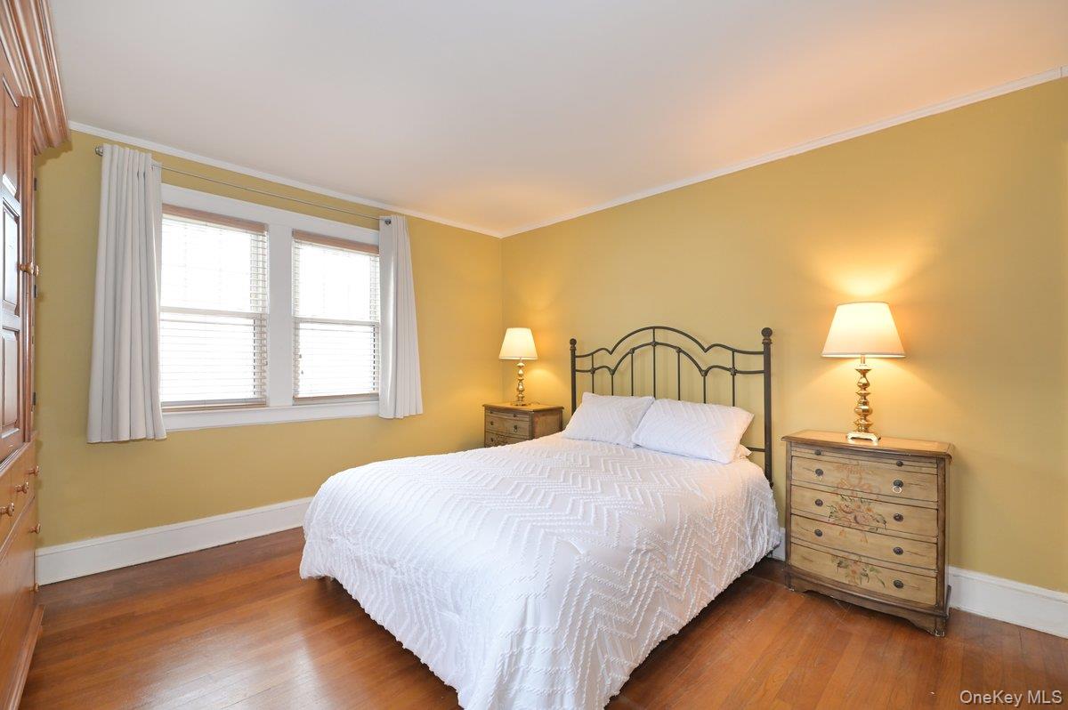 68 Hudson Road Floral Park, NY 11001 - Photo 15 of 25