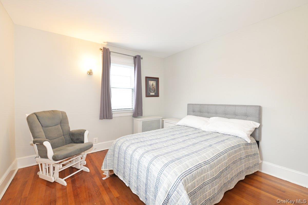 68 Hudson Road Floral Park, NY 11001 - Photo 17 of 25