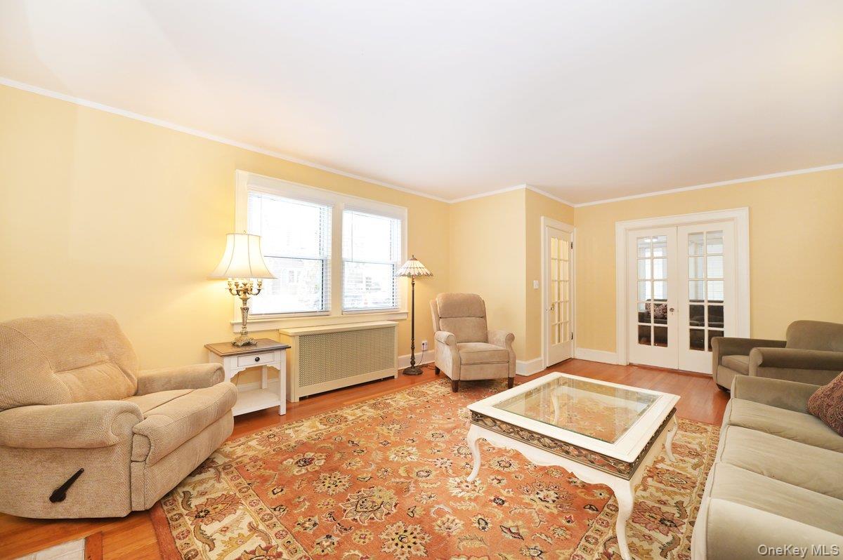 68 Hudson Road Floral Park, NY 11001 - Photo 3 of 25