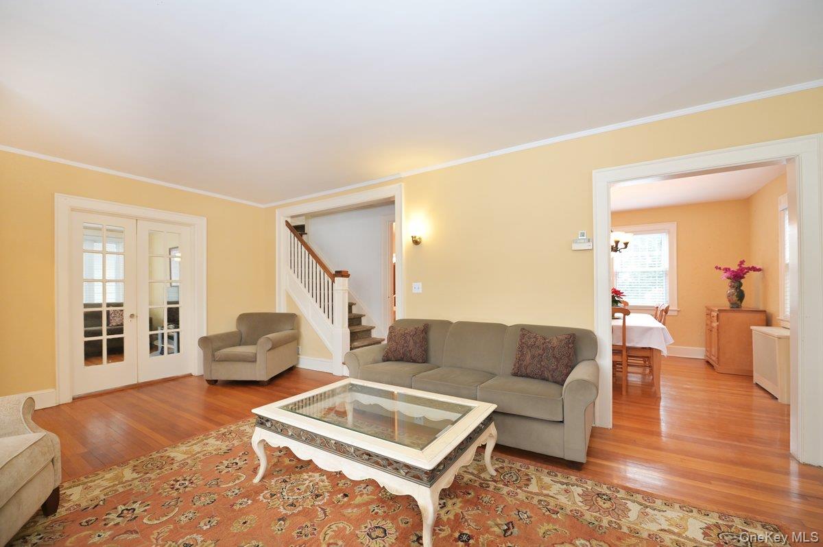 68 Hudson Road Floral Park, NY 11001 - Photo 6 of 25