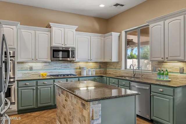 $895,000 | 1341 East Macaw Court, Gilbert, AZ 85297