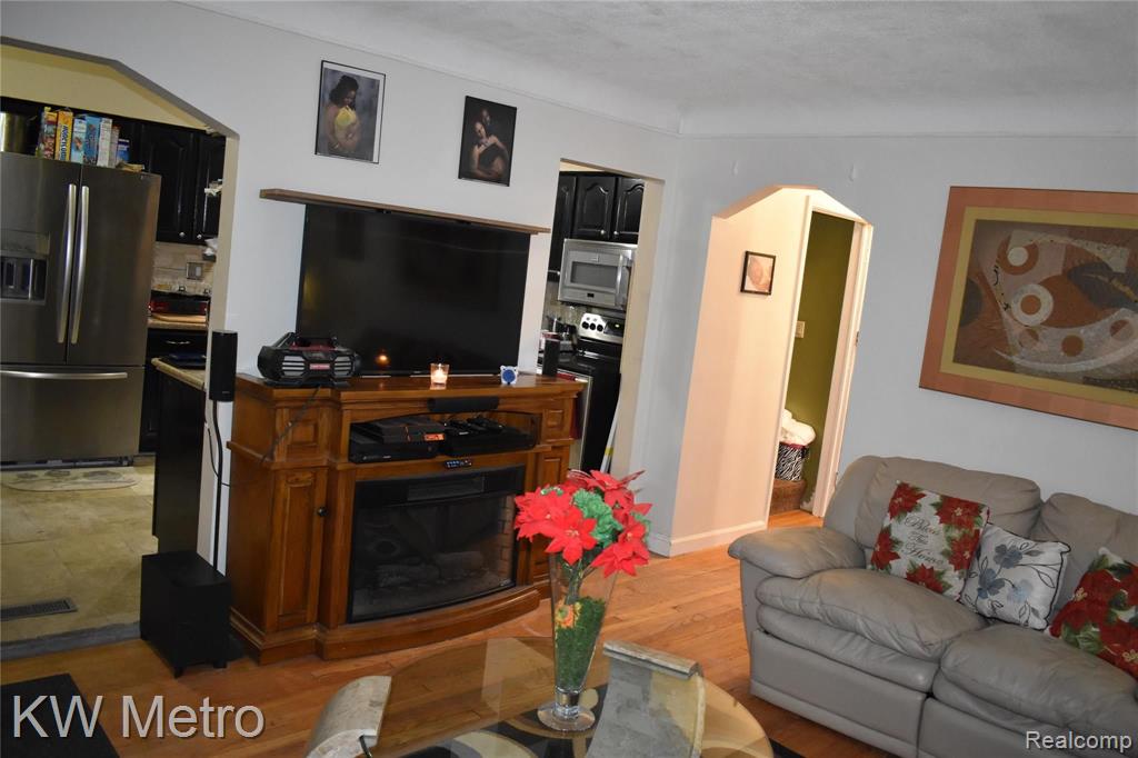 16060 Sumner Redford, MI 48239 - Photo 10 of 33