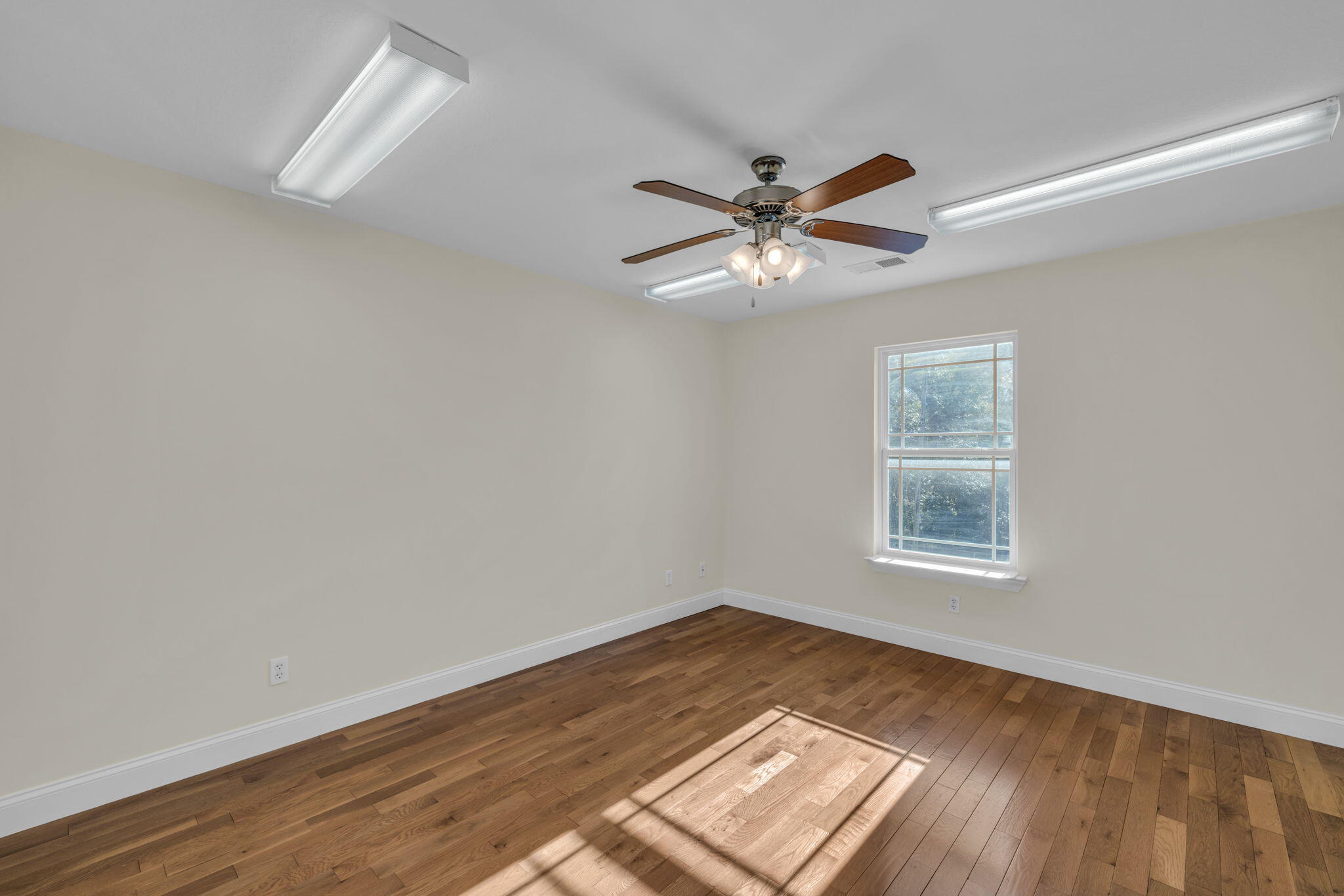 305 Gordon Street Chickamauga, GA 30707 - Photo 24 of 31 32-web-or-mls-305-gordon-st