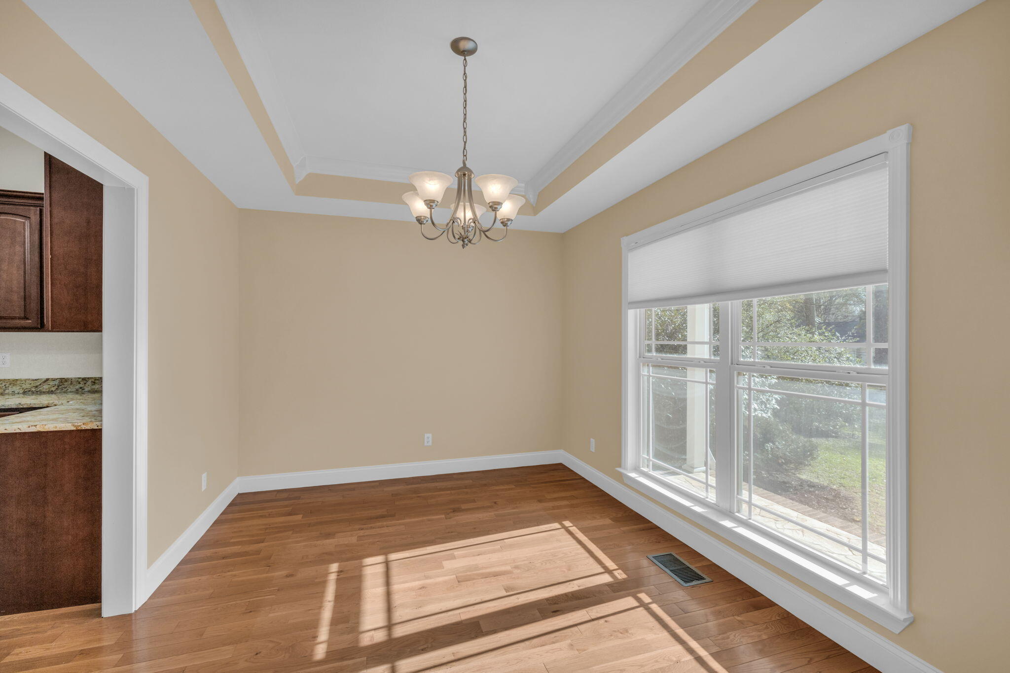 305 Gordon Street Chickamauga, GA 30707 - Photo 7 of 31 12-web-or-mls-305-gordon-st