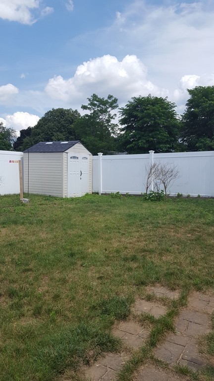 332 Naismith Street Springfield, MA 01104 - Photo 6 of 26 Gallery Image 6