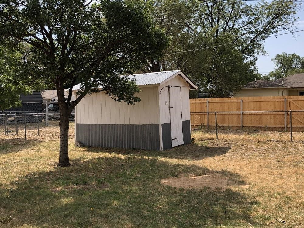 4317 31st Street Lubbock, TX 79410 - Photo 8 of 10 Photo 8