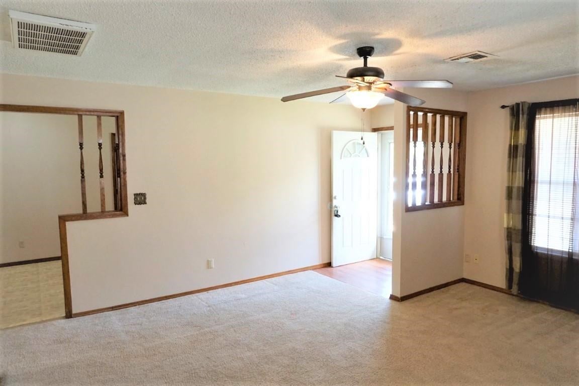 810 Maple Street Perry, OK 73077 - Photo 3 of 18 Gallery Image 3