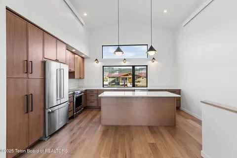 $1,250,000 | 159 Alpine Trail, Victor, ID 83455