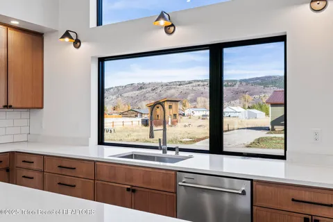 $1,250,000 | 159 Alpine Trail, Victor, ID 83455