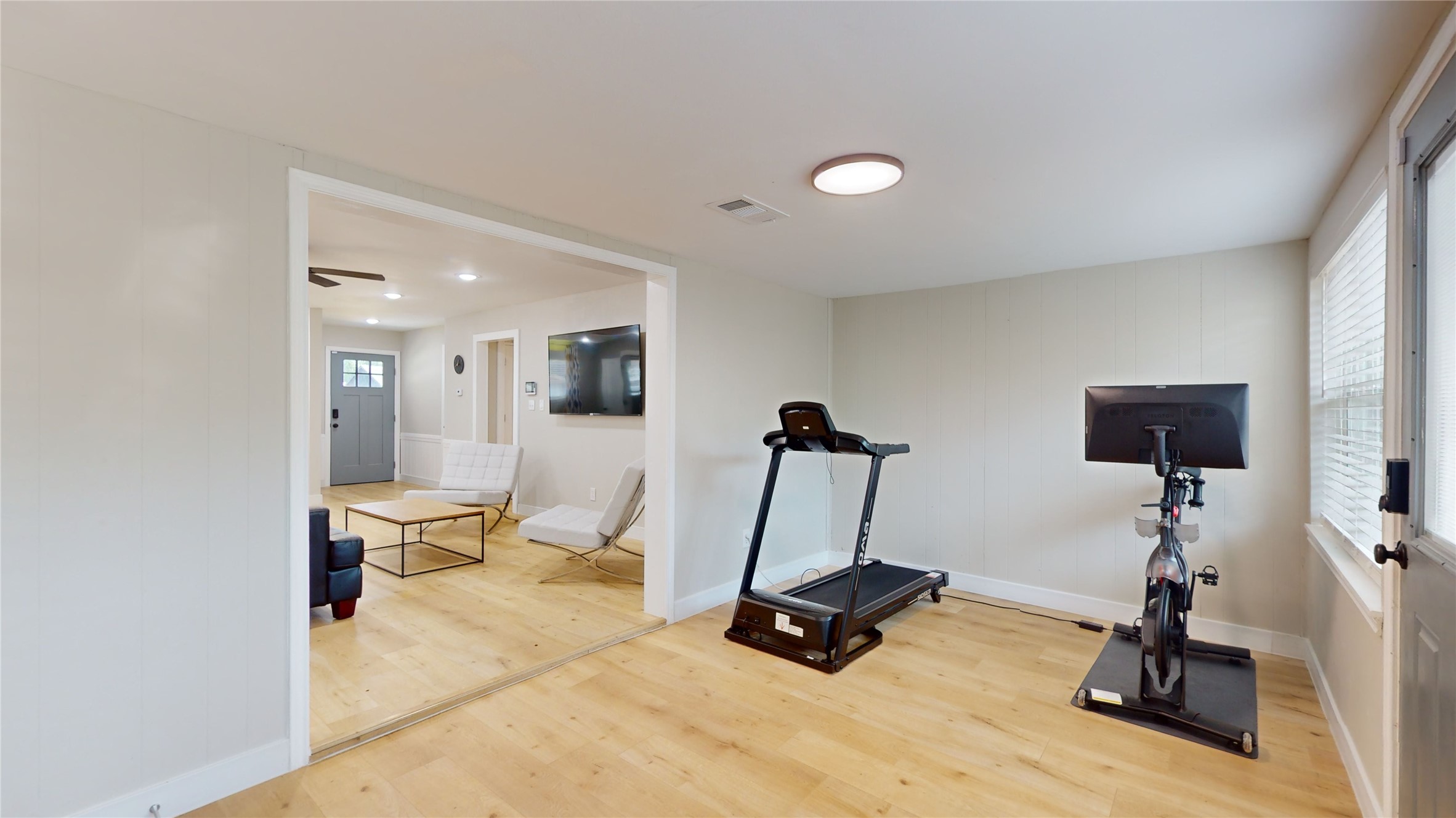 5455 Birdwood Road Houston, TX 77096 - Photo 21 of 26 a view of a room with gym equipment
