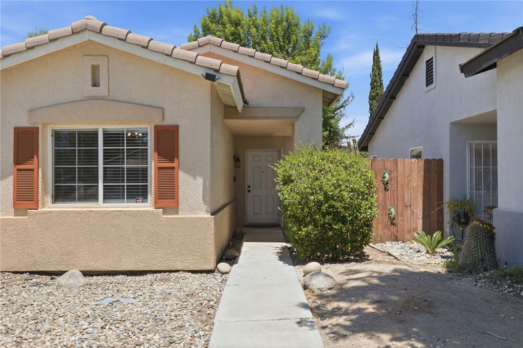 5716 March Meadows Way Bakersfield, CA 93313 - Photo 4 of 47