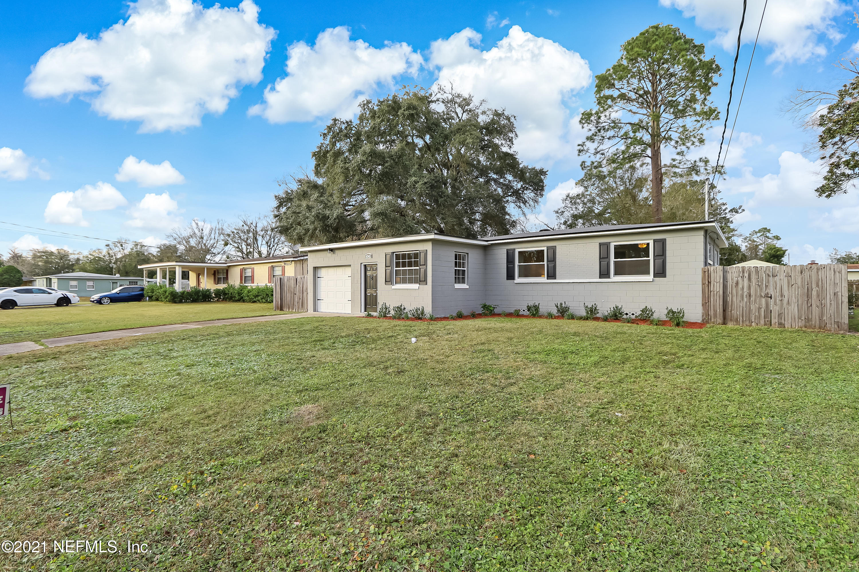 6543 Aires Road Jacksonville, FL 32244 - Photo 2 of 32 Rave Home Staging Jacksonville (33)