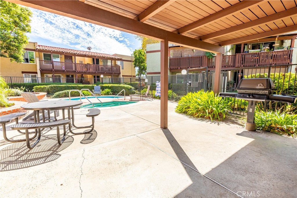 1040 West MacArthur Boulevard, Unit 66 Santa Ana, CA 92707 - Photo 18 of 26 HOA Patio