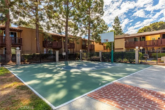 $374,995 | 1040 West MacArthur Boulevard, Unit 66, Santa Ana, CA 92707