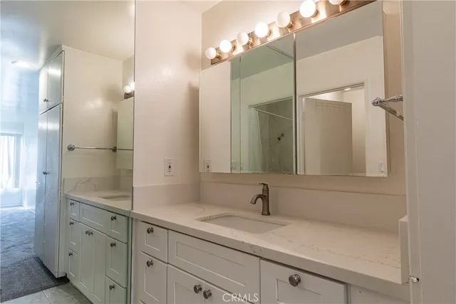 $374,995 | 1040 West MacArthur Boulevard, Unit 66, Santa Ana, CA 92707