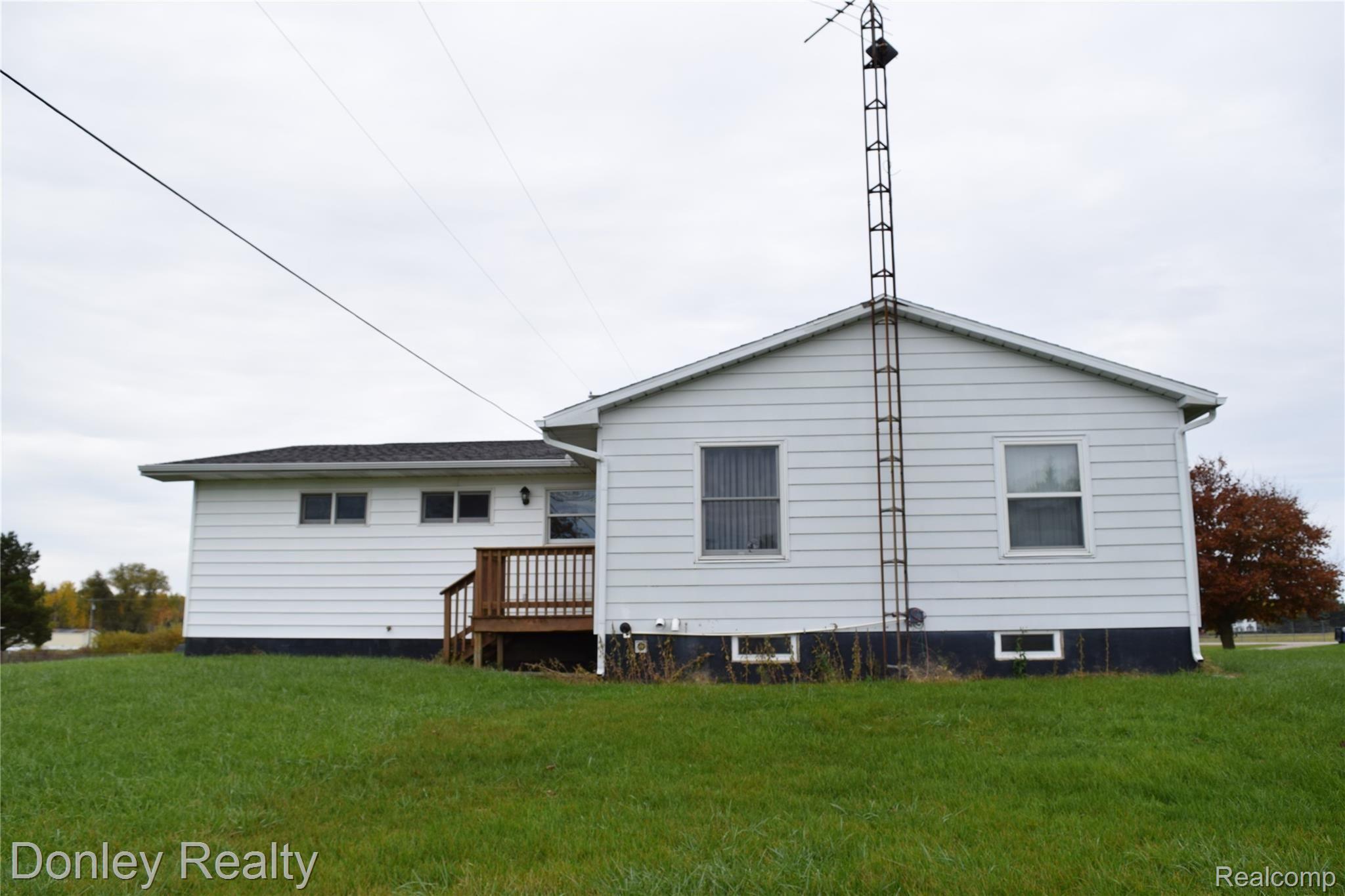 887 Thompson Road Bad Axe, MI 48413 - Photo 25 of 29 DSC_4483.JPG