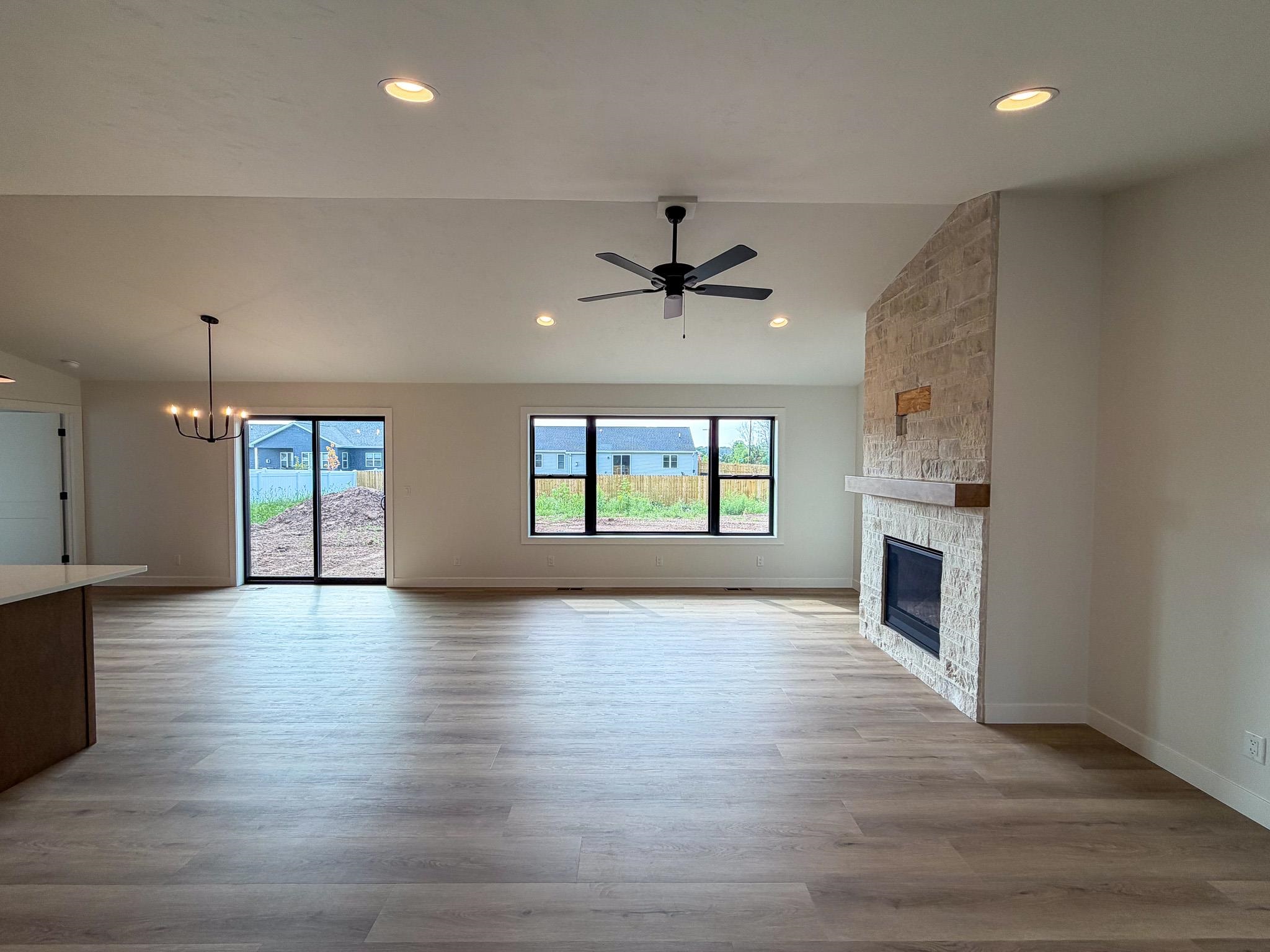 N8891 Killarney Way Menasha, WI 54952 - Photo 8 of 24 Gallery Image 8