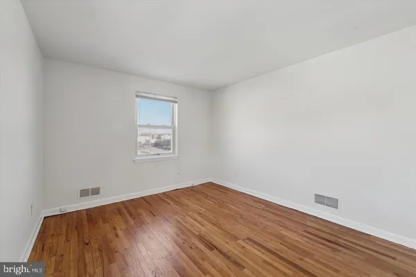 $1,500 | 248 North Wycombe Avenue, Unit 2, Lansdowne, PA 19050