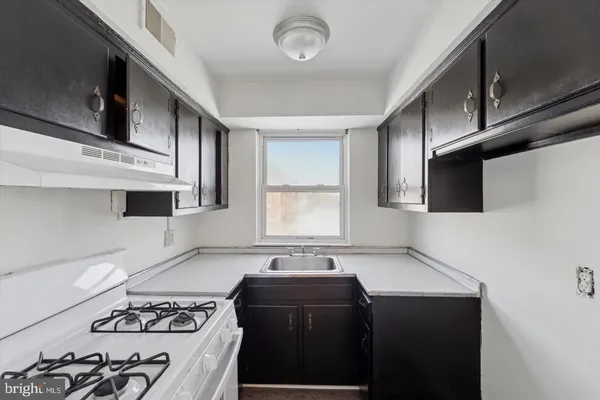 $1,500 | 248 North Wycombe Avenue, Unit 2, Lansdowne, PA 19050