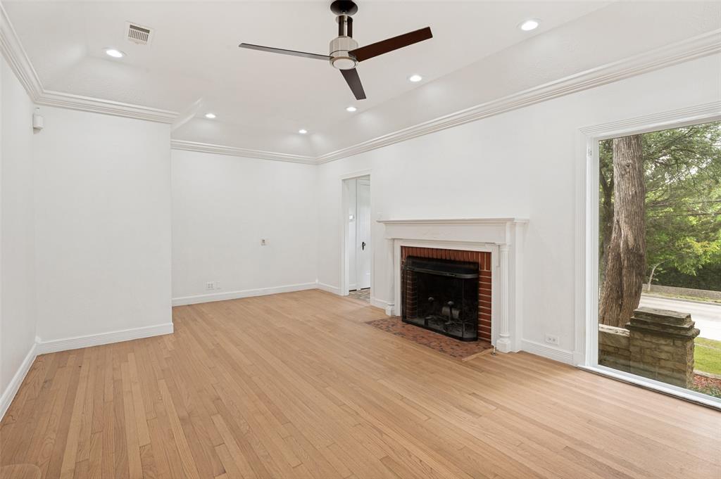 702 North Hampton Road Dallas, TX 75208 - Photo 12 of 35