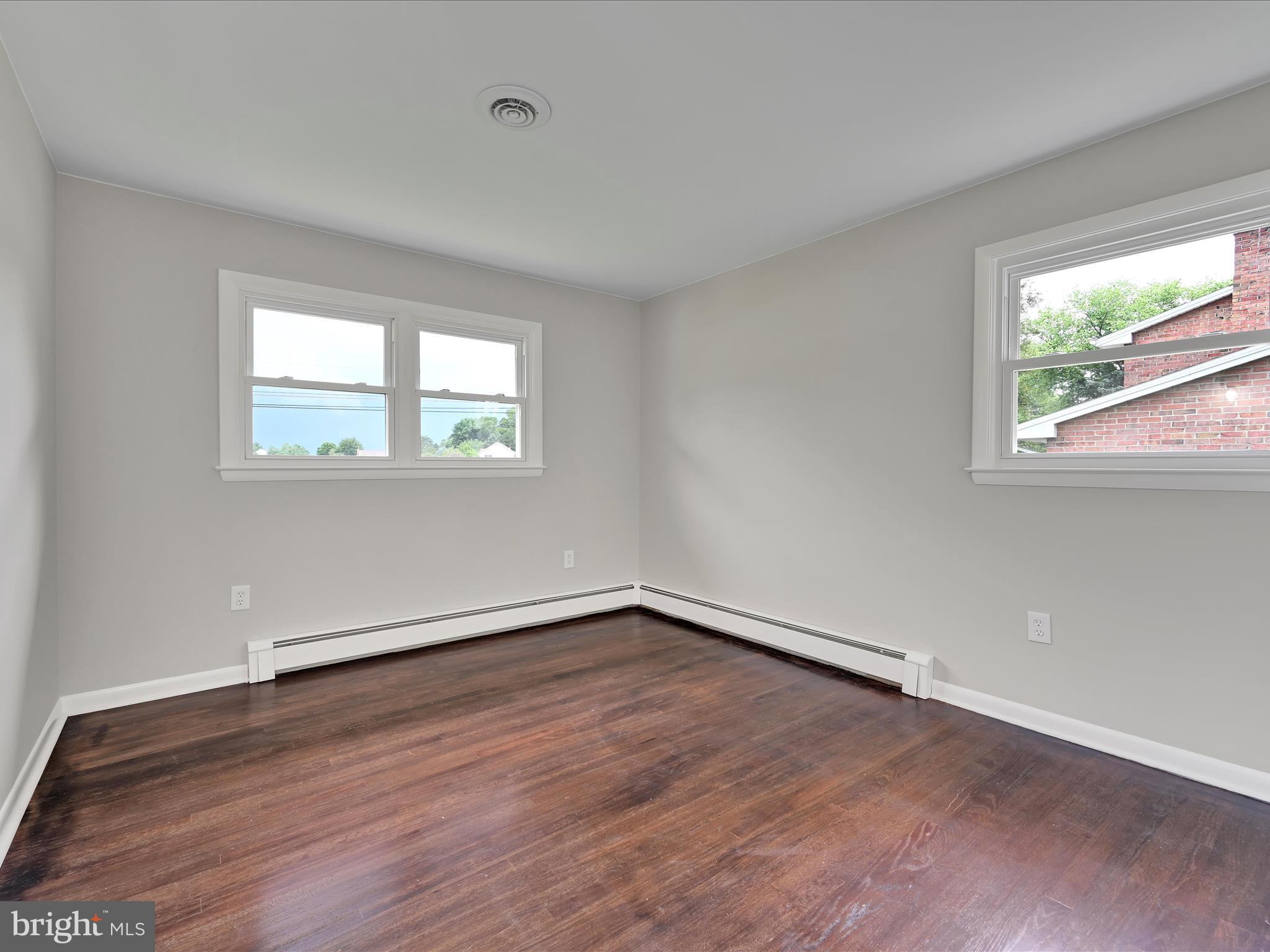 424 East Evergreen Road Lebanon, PA 17042 - Photo 18 of 29 Bedroom 3
