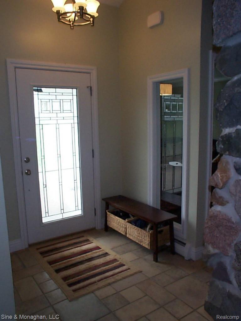 4300 Yankee Road St. Clair, MI 48079 - Photo 15 of 36 15 FOYER 4300 YANKEE RD.jpg