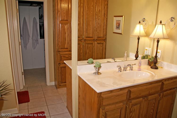 9610 Dallam Road Amarillo, TX 79119 - Photo 12 of 25 Master Bathroom 3