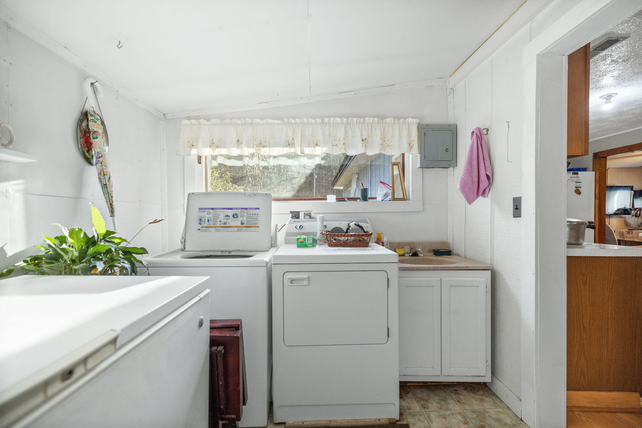 684 Martin Cemetary Road Oneida, KY 40972 - Photo 35 of 96 Utility Room View