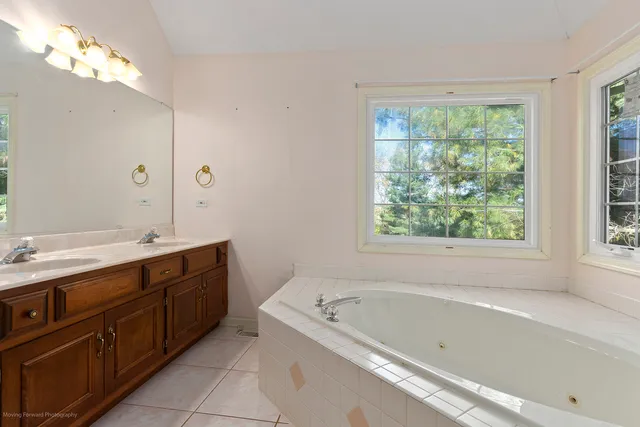 $599,000 | 52 Oak Creek Drive, Yorkville, IL 60560