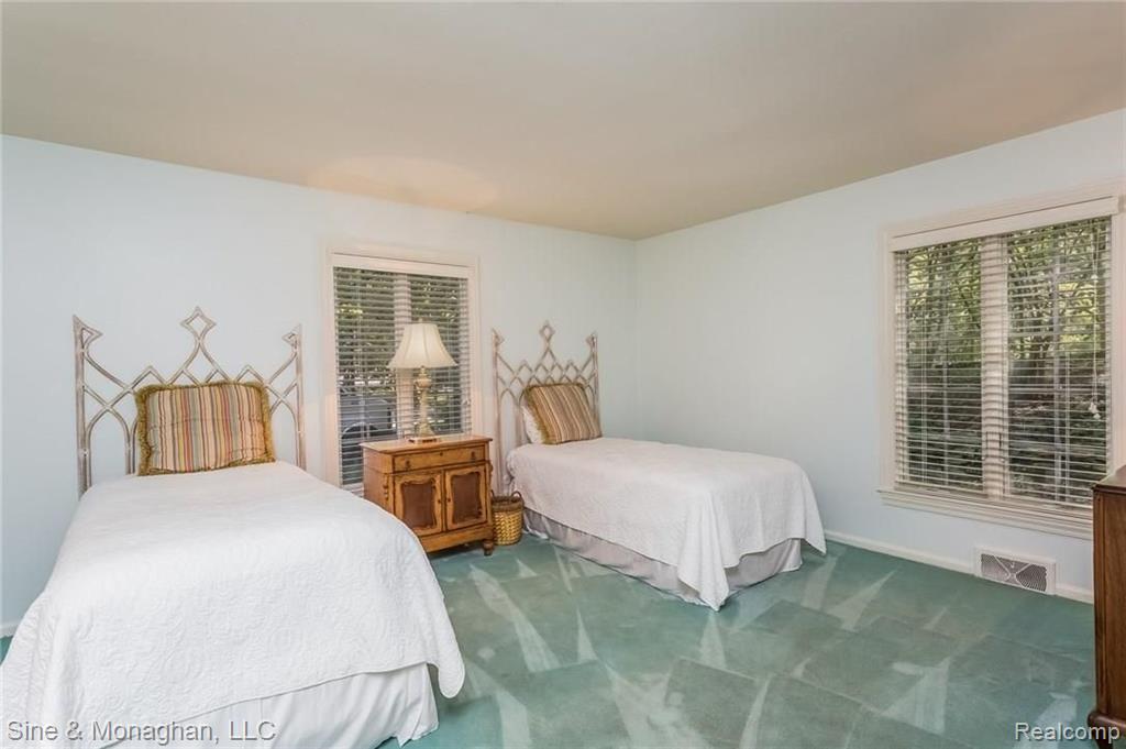 157 Kenwood Road Grosse Pointe Farms, MI 48236 - Photo 25 of 84